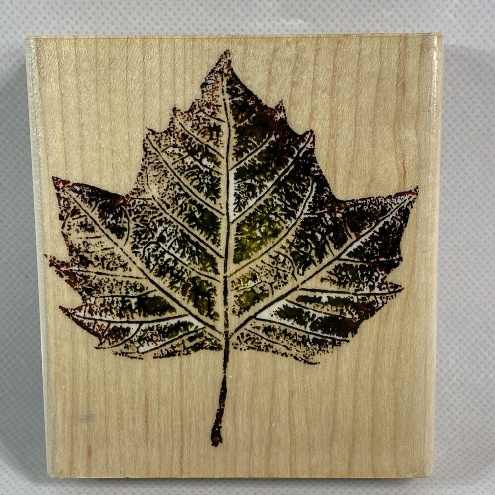 Rubber Stampede Big Maple Leaf A2494H Wood Mounted Rubber Stamp Year 2002 New